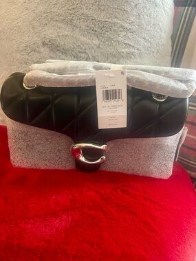 Coach Black Quilted Shoulder Bag with Silver Hardware New Auténtic.